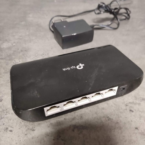 TP-Link Switch TL-SG1005D 5-Port Gigabit like new