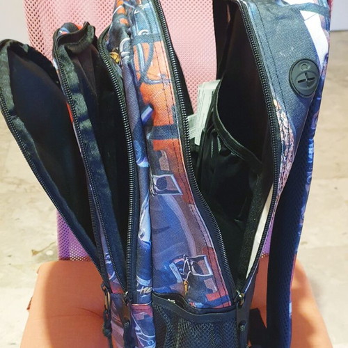 Bag with 3 compartments like new for multiple uses