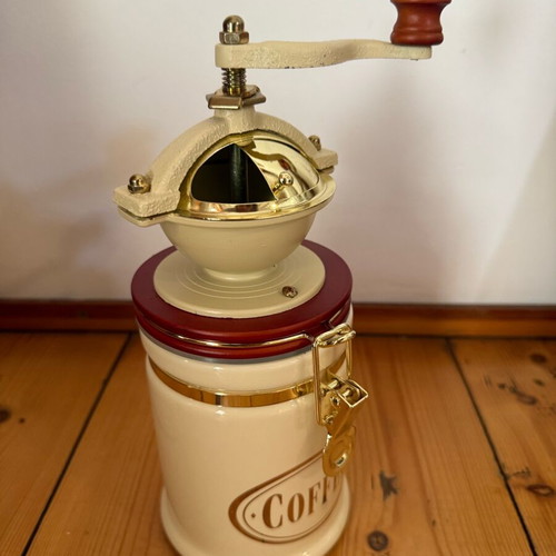 Coffee grinder Bieber used