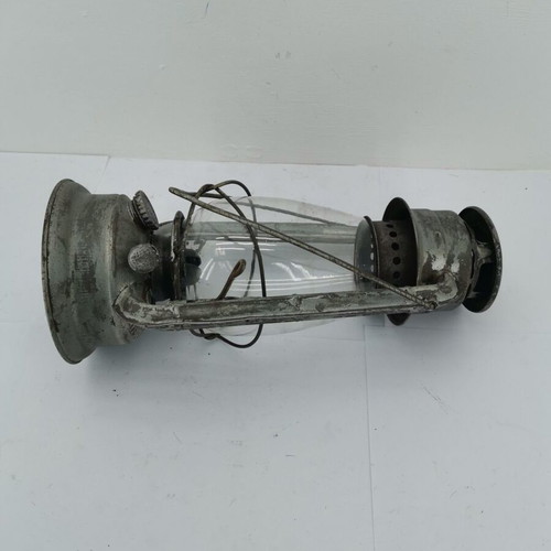 Storm lantern bat used, vintage 1950