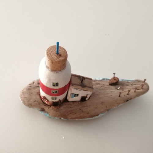 Shabby chic lighthouse decoration made of driftwood and acrylic new