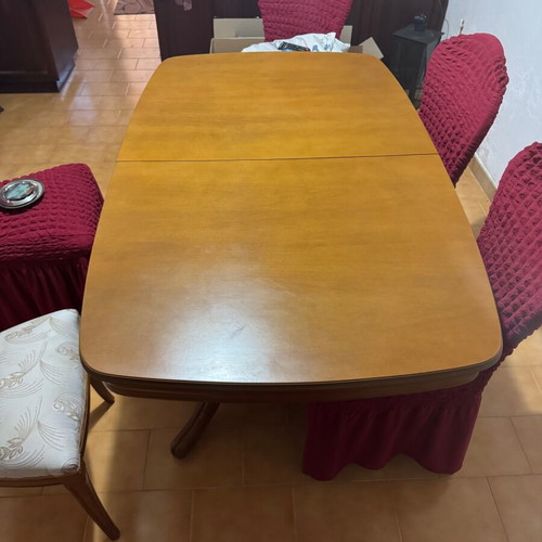 Vintage extendable solid wood dining table with 6 chairs, like new