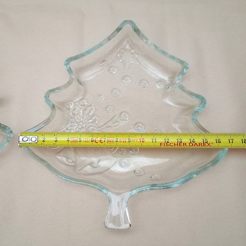 Glass Christmas tree plates set of 2 like new