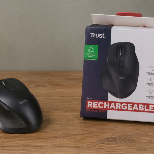 Logitech POP Icon Keys and Trust Fyda Wireless Mouse like new combo