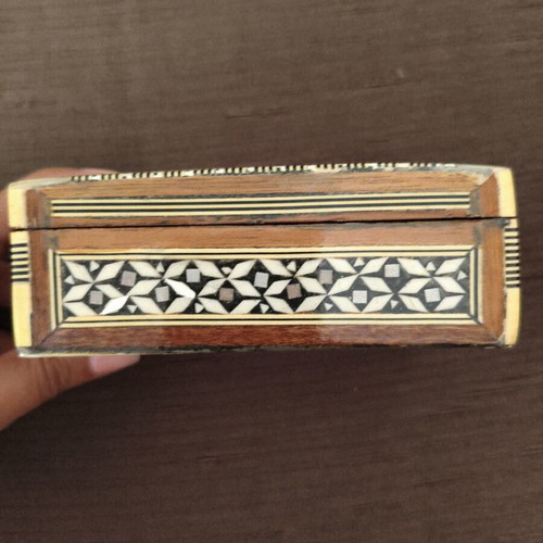 Handmade Moroccan jewelry box used with mother of pearl inlay and velvet lining