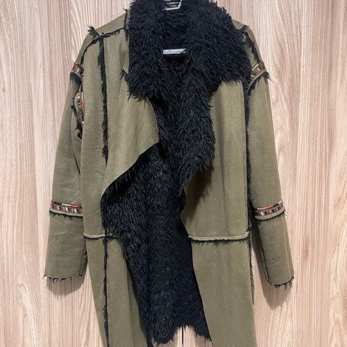Vintage Khaki Coat like new with fur lining