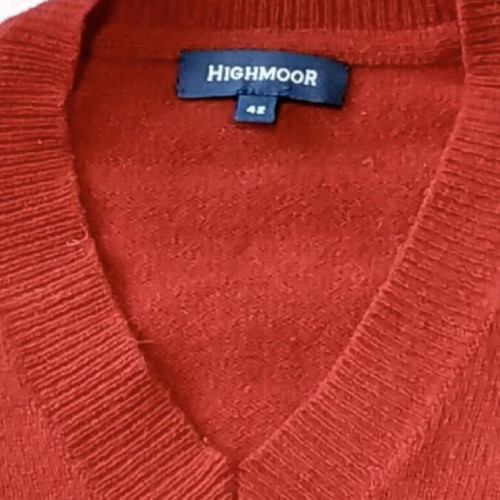 Highmoor solid color burgundy sweater size L like new