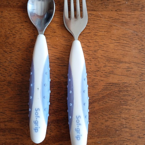 Children's cutlery set with soft grip handles like new