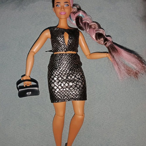 Fashion doll set for curvy type like new
