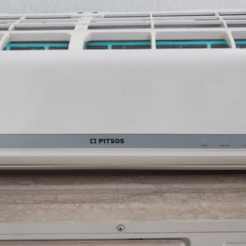 Pitsos 9,000 BTU air conditioner for parts or scrap, error P4