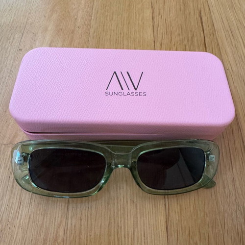 AV Sunglasses Neoma green sunglasses new, rectangular frames