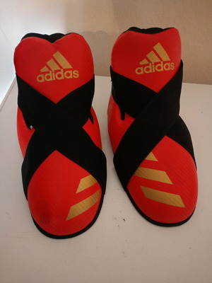 Προστατευτικά ποδιών σαν καινούργια Adidas