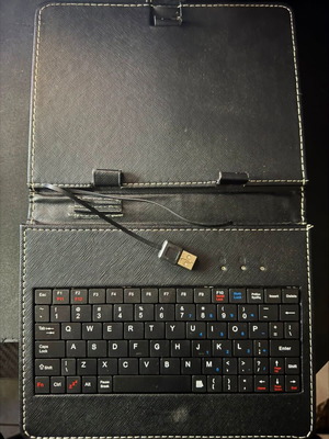 Tablet Keyboard Case with USB used