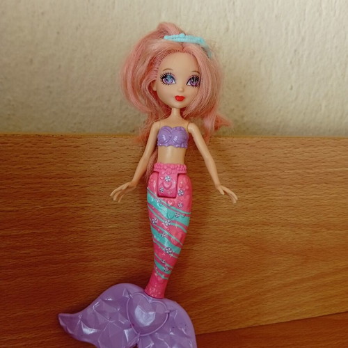 Barbie Candy Fashion Mini Mermaid doll like new, 20 cm