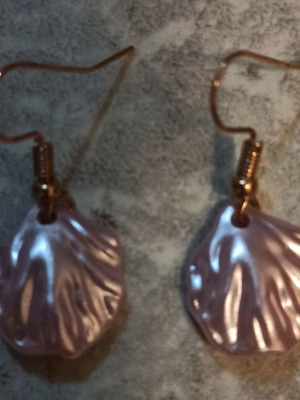 Shell earrings like new, pink