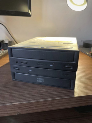 CD-ROM drives σαν καινούργιο, πακέτο 2