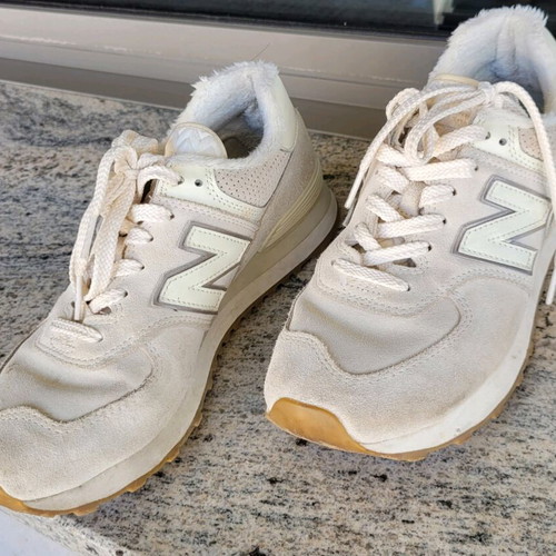 New Balance women's athletic shoes used, beige, size 39