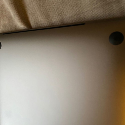 MacBook Pro 2019-20 i9 16GB 500GB NVMe SSD 4GB GPU like new