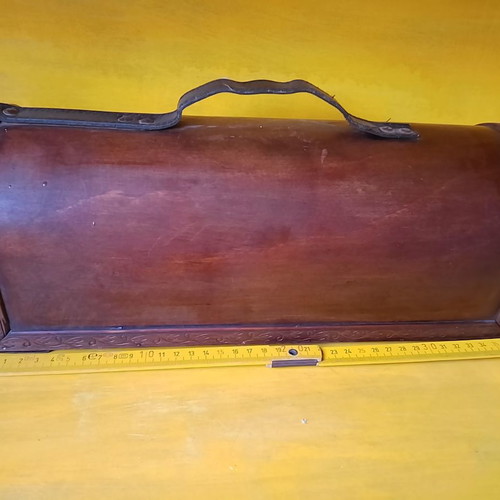 Wooden box used with handle