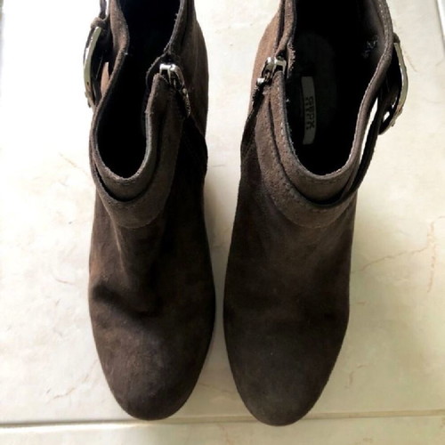 Geox anatomical leather ankle boots like new