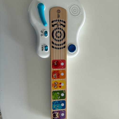 Hape guitar toy like new