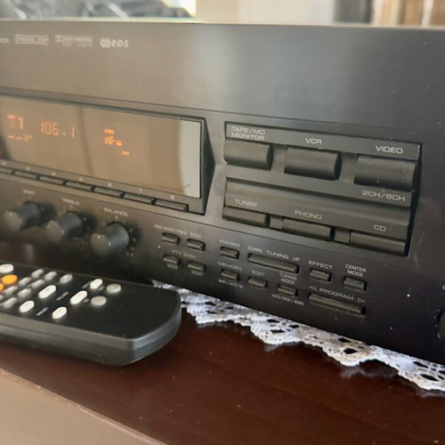 Yamaha RX-V393 RDS Audio Video Receiver like new with remote control
