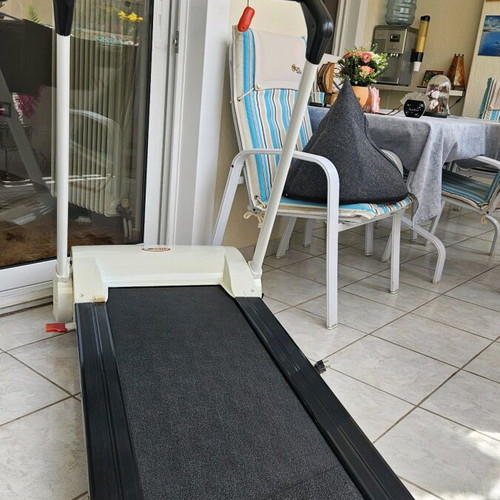 XFit 19 treadmill like new, foldable under bed with safety key