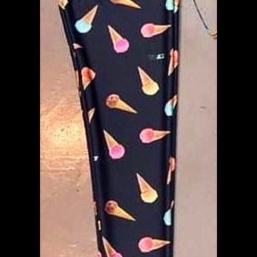 Chic Mess leggings with ice cream design, size Small, like new
