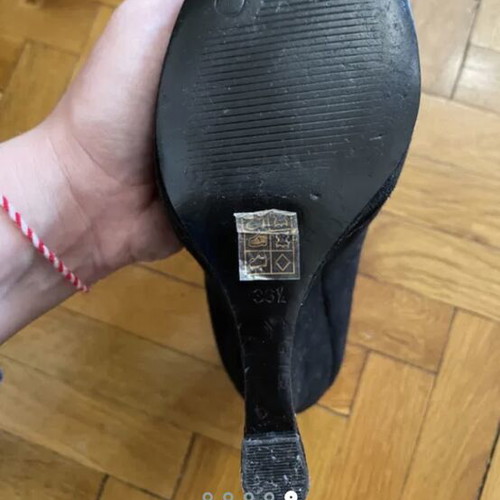 Guess suede platform shoes, size 36, black