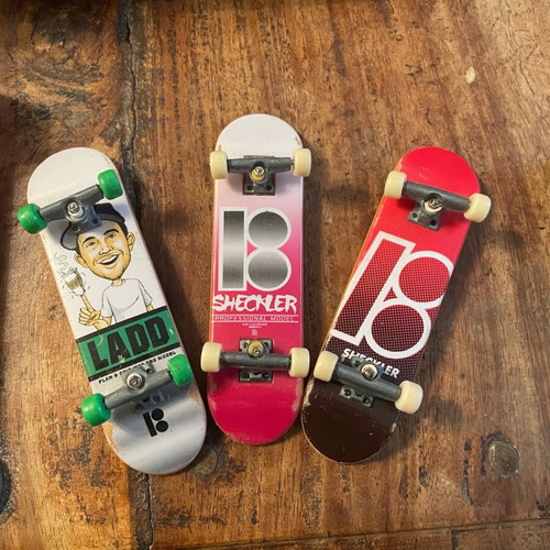 Tech Deck finger skates used, collaboration with Plan B, pack