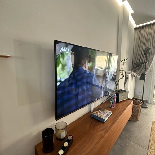 TV Wall Mount with Arm (Heavy Duty)