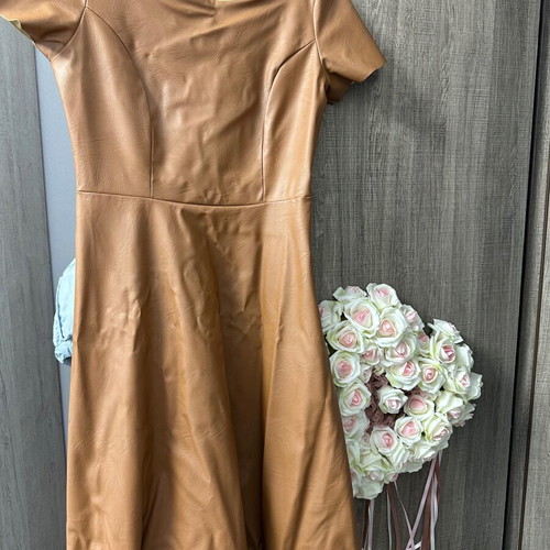 Dress pack in excellent condition, size Small - Medium