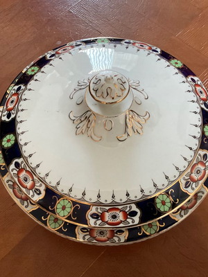 English antique soup tureen bowl in excellent condition