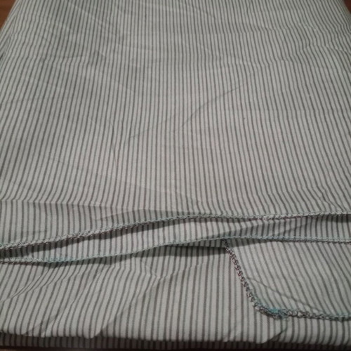 Thin bed sheet like new, dimensions 200x130