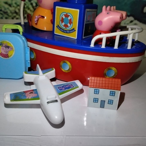 Peppa Pig Grandpa Pig's Boat with 3 figures and accessories