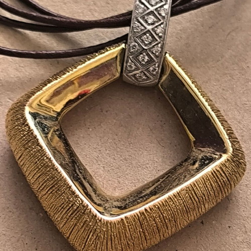 Italian gold necklace 585 new with leather and clasp