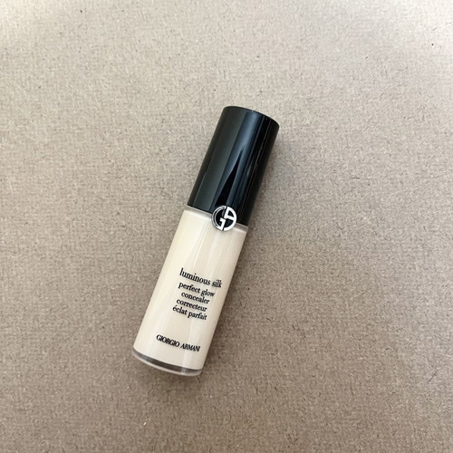 Giorgio Armani Perfect Glow Luminous Silk Concealer shade 4 light neutral new