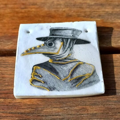 Handmade ceramic charm 5x5cm new, black and gold