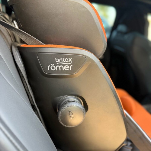 Britax Romer Advansafix Premium Car Seat like new, cognac