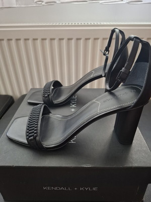 Kendall + Kylie high heel sandals new, size 41, black leather