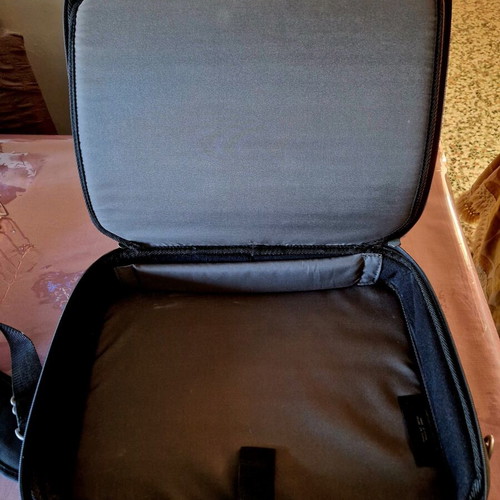 Samsonite laptop bag for 17-inch computer new, black
