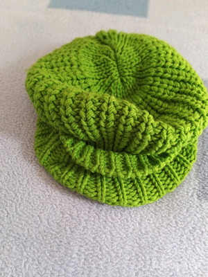 Knitted winter beret green like new
