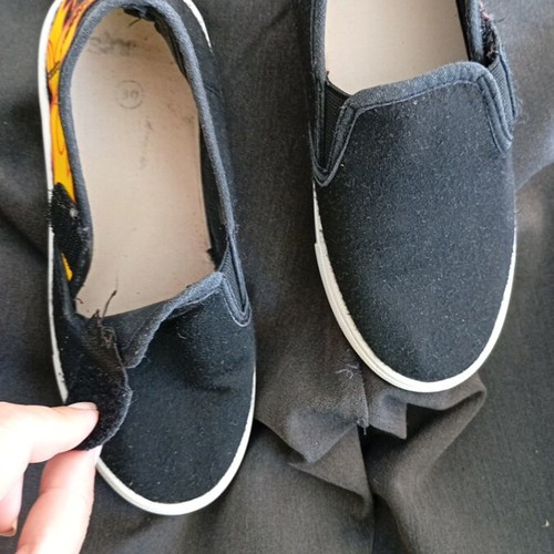 Black canvas shoes with flame design size 30 like new