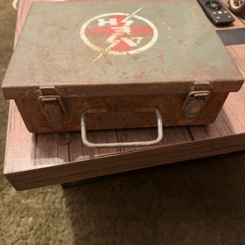 Vintage Metal DEI Vehicle First Aid Kit used