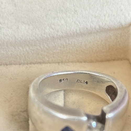 Silver 950 ring used with white and blue stone