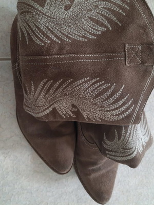 Cowboy boots leather like new, size 39, beige color