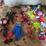 Toy figures pack