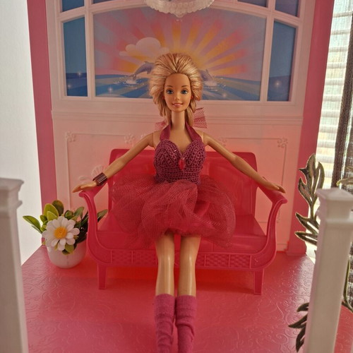 Barbie doll like new