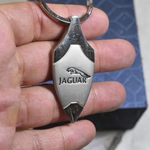 Jaguar vintage metal car keychain used, automobilia collectible