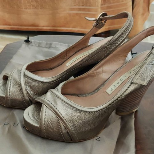 Pura Lopez leather sandals like new, bronze, size 38